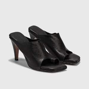 🖤 Bottega Veneta Black Leather Square Toe Mules Heels Square Toe Size 38 EUC